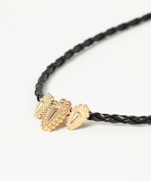 NATURAL BEAUTY BASIC(ナチュラルビューティーベーシック)の「メタルチャームチョーカー(チョーカー・レディース・ブラック・フリ-)」の2枚目の写真