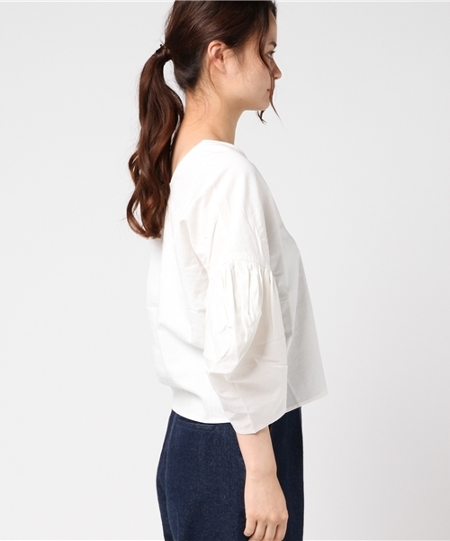 Re:EDIT（リエディ）の「綿麻マルチウェイバルーン袖ブラウス（シャツ/ブラウス・レディース・ブラック/アイボリー/カーキ/ブラウン/レッド/グリーン/ブルー/ベージュ/マスタード・LARGE/MEDIUM）」の11枚目の写真