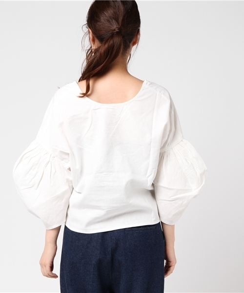 Re:EDIT（リエディ）の「綿麻マルチウェイバルーン袖ブラウス（シャツ/ブラウス・レディース・ブラック/アイボリー/カーキ/ブラウン/レッド/グリーン/ブルー/ベージュ/マスタード・LARGE/MEDIUM）」の12枚目の写真