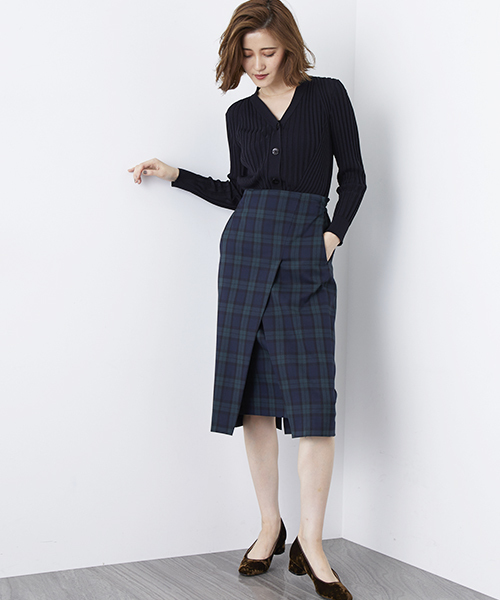 STUDIOUS(ステュディオス)の「アソートチェックミディースリットスカート(スカート・レディース・ライトグレー/ネイビー・0/1)」の7枚目の写真