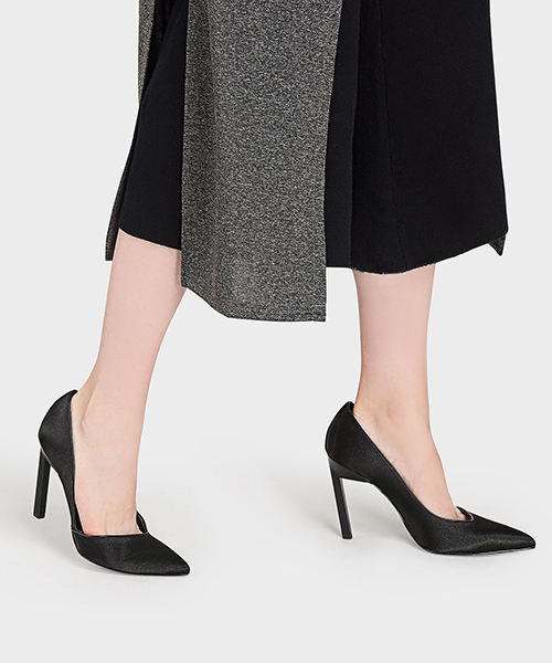 CHARLES & KEITH(チャールズ & キース)の「ポインテッドドルセーヒール / POINTED D'ORSAY HEELS(パンプス・レディース・ブラック/シルバー・22.5cm/23.5cm/23cm/24.5cm/25.5cm/25cm)」の8枚目の写真