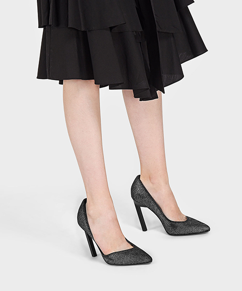 CHARLES & KEITH(チャールズ & キース)の「ポインテッドドルセーヒール / POINTED D'ORSAY HEELS(パンプス・レディース・ブラック/シルバー・22.5cm/23.5cm/23cm/24.5cm/25.5cm/25cm)」の4枚目の写真