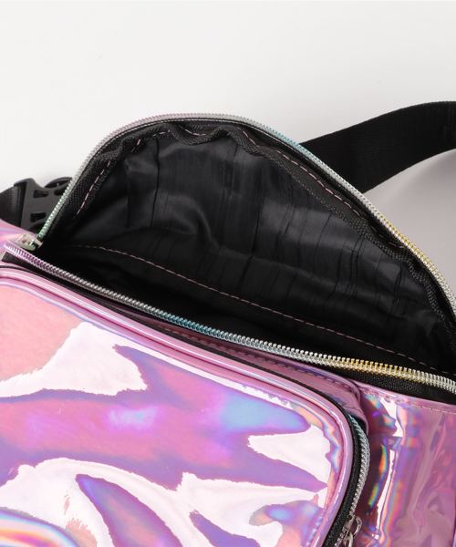 Dekillco（デキルコ）の「【Dekillco/デキルコ】光沢ビニールウエストポーチ（ボディバッグ/ウエストポーチ・レディース・ブラック/シルバー/ピンク・FREE）」の4枚目の写真