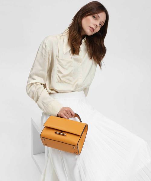 CHARLES & KEITH(チャールズ & キース)の「プッシュロックフロントフラップバッグ / PUSH-LOCK FRONT FLAP BAG(ハンドバッグ・レディース・ダークグリーン/マスタード/ピンク系その他/プラム・M)」の13枚目の写真