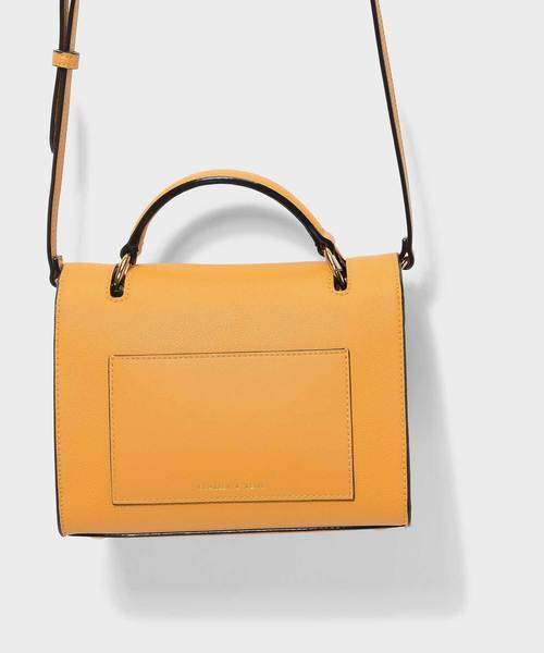 CHARLES & KEITH(チャールズ & キース)の「プッシュロックフロントフラップバッグ / PUSH-LOCK FRONT FLAP BAG(ハンドバッグ・レディース・ダークグリーン/マスタード/ピンク系その他/プラム・M)」の15枚目の写真