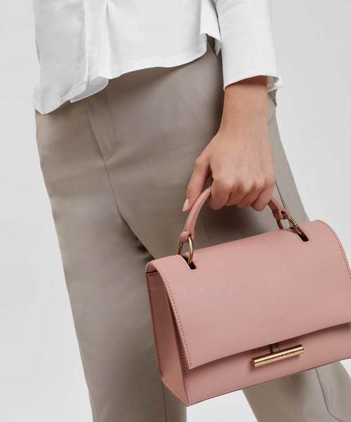 CHARLES & KEITH(チャールズ & キース)の「プッシュロックフロントフラップバッグ / PUSH-LOCK FRONT FLAP BAG(ハンドバッグ・レディース・ダークグリーン/マスタード/ピンク系その他/プラム・M)」の18枚目の写真