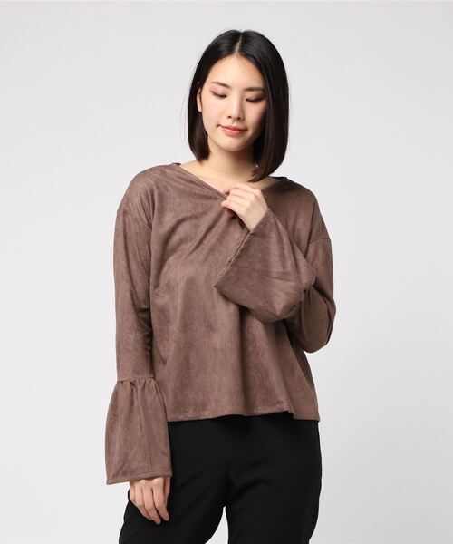 STYLEBLOCK（スタイルブロック）の「フェイクスウェードベルスリーブプルオーバー（Tシャツ/カットソー・レディース・キャメル/オレンジ/アッシュグレー・FREE）」の2枚目の写真