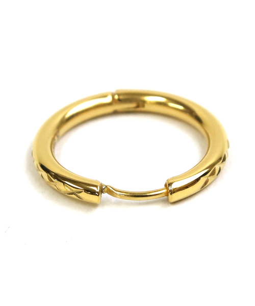 YArKA(ヤーカ)の「【YArKA/ヤーカ】stainless series pilamid circle pierce/ステンレス ピラミッド模様サークルピアス(ピアス(両耳用)・レディース・ゴールド/シルバー/ブラック・FREE)」の11枚目の写真