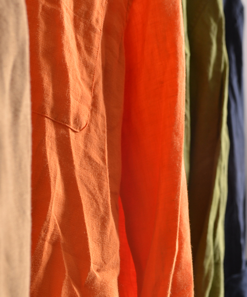 AMERICAN RAG CIE（アメリカンラグシー）の「AMERICAN RAG CIE カラーリネンシャツ∴（シャツ/ブラウス・メンズ・ホワイト/オレンジ/ベージュ/カーキ/ネイビー・1/2/3）」の6枚目の写真
