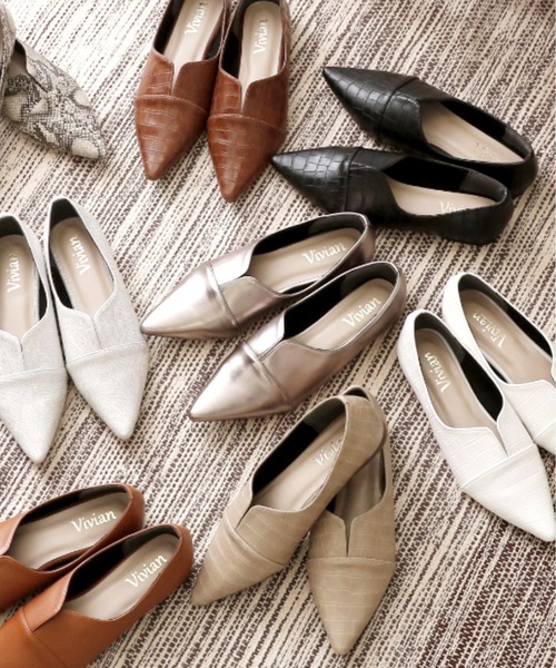 VIVIAN（ヴィヴィアン）の「ポインテッドトゥノーレースカッターシューズ（ドレスシューズ・レディース・D/ガンメタ/シルバー×スモーキークォーツ/パイソン/ブラック系その他2/イエロー系その他5/E/ホワイト×カーキブラウン/White・LL/S/M/L/XL）」の7枚目の写真