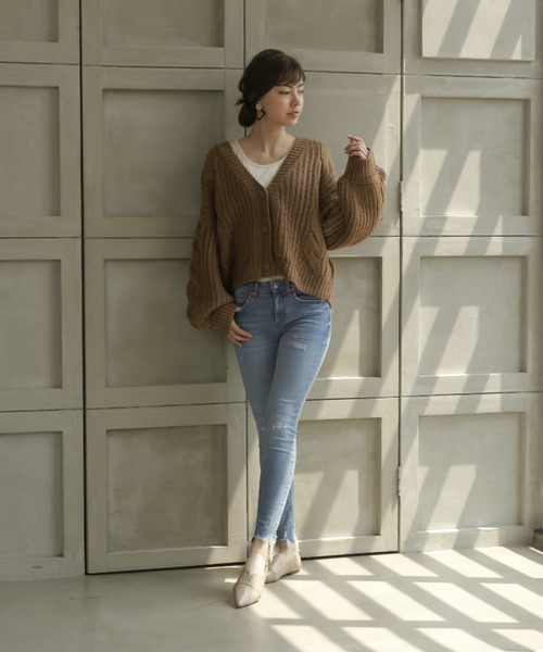 VIVIAN（ヴィヴィアン）の「ポインテッドトゥノーレースカッターシューズ（ドレスシューズ・レディース・D/ガンメタ/シルバー×スモーキークォーツ/パイソン/ブラック系その他2/イエロー系その他5/E/ホワイト×カーキブラウン/White・LL/S/M/L/XL）」の12枚目の写真