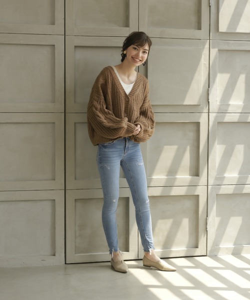 VIVIAN（ヴィヴィアン）の「ポインテッドトゥノーレースカッターシューズ（ドレスシューズ・レディース・D/ガンメタ/シルバー×スモーキークォーツ/パイソン/ブラック系その他2/イエロー系その他5/E/ホワイト×カーキブラウン/White・LL/S/M/L/XL）」の11枚目の写真