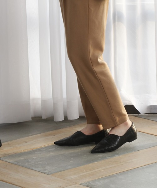 VIVIAN（ヴィヴィアン）の「ポインテッドトゥノーレースカッターシューズ（ドレスシューズ・レディース・D/ガンメタ/シルバー×スモーキークォーツ/パイソン/ブラック系その他2/イエロー系その他5/E/ホワイト×カーキブラウン/White・LL/S/M/L/XL）」の21枚目の写真