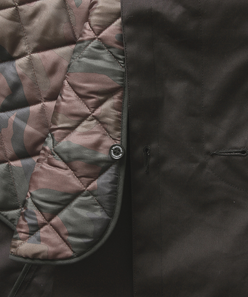 BEAMS(ビームス)の「Traditional Weatherwear × BEAMS / 別注 SELBY (ステンカラーコート・メンズ・ネイビー/ブラック/オレンジ・X-LARGE/LARGE/SMALL/MEDIUM)」の11枚目の写真