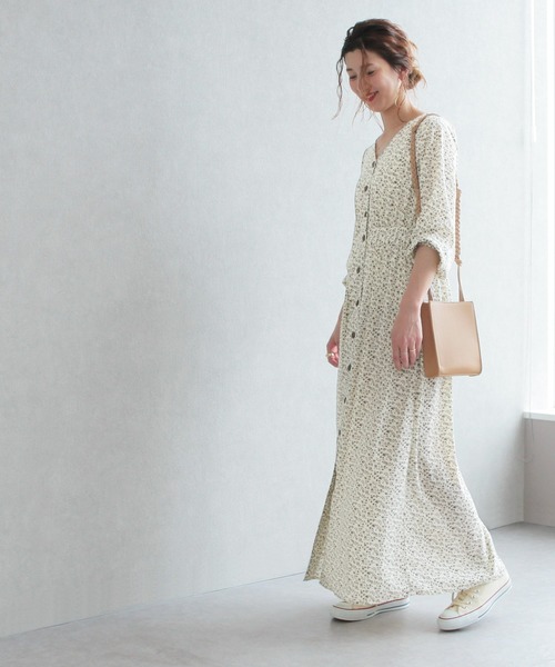 reca（レカ）の「前ボタンVネック小花柄マキシ丈ワンピース（Tシャツ/カットソー・レディース・オリーブ/ブラック/ホワイト・M）」の22枚目の写真