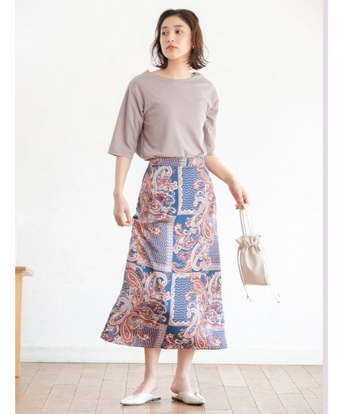 fifth（フィフス）の「ペイズリープリントスカート（スカート・レディース・ネイビー/グレイッシュベージュ・MEDIUM）」の2枚目の写真