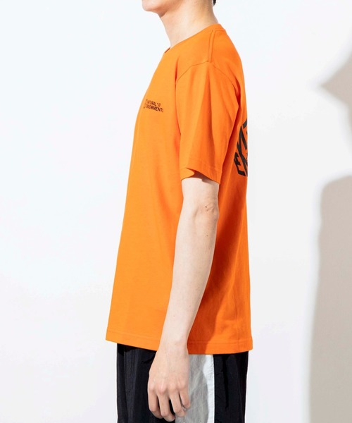 WEGO（ウィゴー）の「WEGO/サークルロゴTシャツ（Tシャツ/カットソー・メンズ・オレンジ・SMALL/MEDIUM/LARGE）」の5枚目の写真