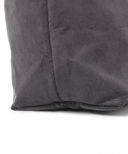 UNIVERSAL OVERALL（ユニバーサルオーバーオール）の「【UNIVERSAL OVERALL】別注コーデュロイトート（トートバッグ・メンズ・チャコール/ベージュ/ダークブラウン/ダークグレー・FREE）」の14枚目の写真