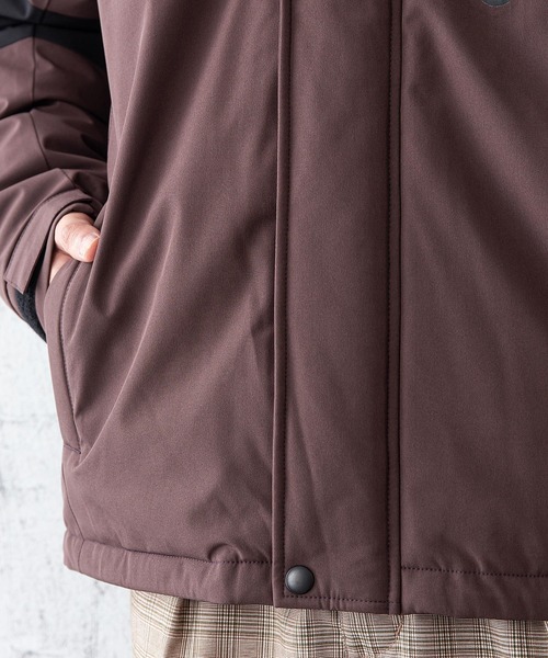OUTDOOR PRODUCTS(アウトドアプロダクツ)の「切替フード中綿ジャケット パネルジャケット 防風/撥水/ストレッチ/耐水圧/防花粉/UVと高機能素材を使用 昨年人気モデルが更に進化して登場 ユニセックス(ブルゾン・メンズ・ライトグレー/ブラック/ブラウン/アーミー/ダークベージュ・SMALL/MEDIUM/LARGE/X-LARGE)」の16枚目の写真