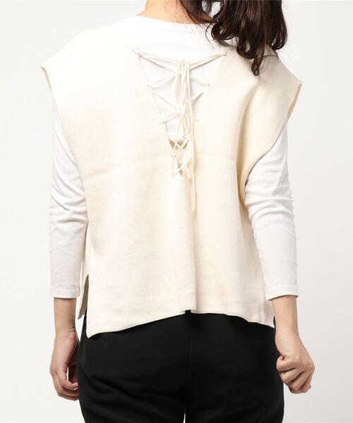 PAGEBOY（ページボーイ）の「レースアップショートベスト/ニットベスト（ベスト・レディース・オフホワイト/ブラック・FREE）」の15枚目の写真
