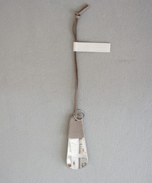 TIDEWAY（タイドウェイ）の「MONTH ITALY LEATHER シューホーン付キーホルダー（シューケア用品）」