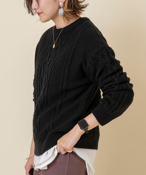 coen（コーエン）の「【WEB限定カラー】ケーブル編みニットプルオーバー#（ニット/セーター・レディース・ベージュ/マスタード/ブラック/オフホワイト/レッド/ケリー/グレー/ライトブルー・FREE）」の3枚目の写真