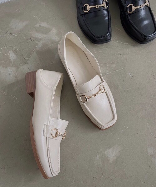 Aunt Marie's(アントマリーズ)の「スクエアトゥビットローファー/AUNT MARIE'S(ローファー・レディース・ブラック/アイボリー・SMALL/MEDIUM/LARGE)」の1枚目の写真