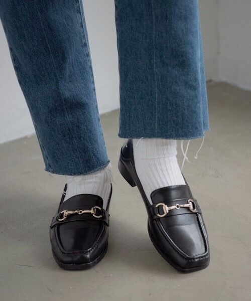 Aunt Marie's(アントマリーズ)の「スクエアトゥビットローファー/AUNT MARIE'S(ローファー・レディース・ブラック/アイボリー・SMALL/MEDIUM/LARGE)」の2枚目の写真