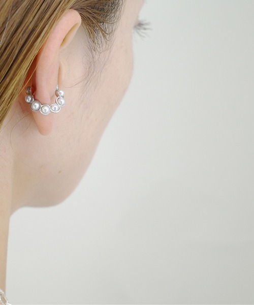 AROM.(アロム)の「【AROM. / アロム】シルバー925 / PICCHIETTARE Ear Cuff / パール イヤーカフ(イヤーカフ・レディース・シルバー/ゴールド・FREE)」の6枚目の写真