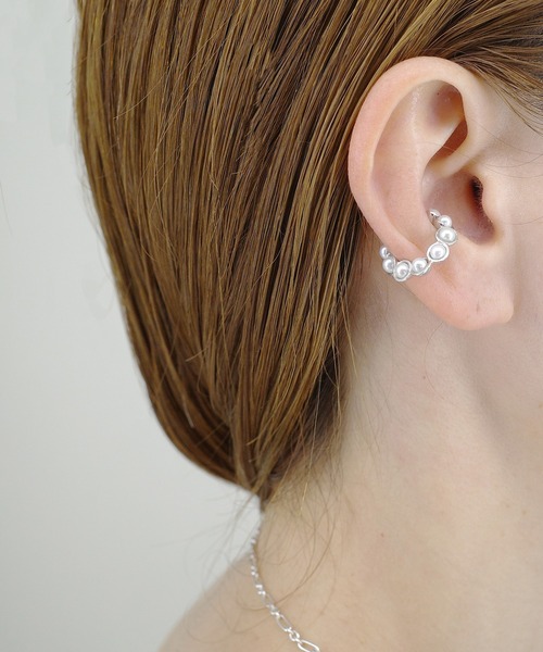 AROM.(アロム)の「【AROM. / アロム】シルバー925 / PICCHIETTARE Ear Cuff / パール イヤーカフ(イヤーカフ・レディース・シルバー/ゴールド・FREE)」の5枚目の写真