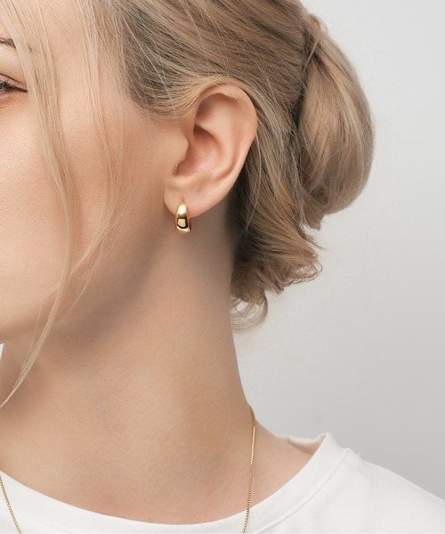Jewel closet by L&Co.(ジュエルクローゼットバイエルアンドコー)の「K18 フープ ピアス(ピアス(両耳用)・レディース・イエローゴールド・FREE)」の6枚目の写真