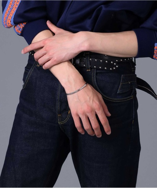 LION HEART(ライオンハート)の「【限定展開】“LH-1”スクエアバングル/サージカルステンレス(金属アレルギー対応)【LION HEART / ライオンハート】(バングル/リストバンド・メンズ・ブラック/シルバー/ブルー・ONE SIZE)」の13枚目の写真