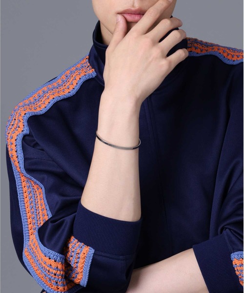 LION HEART(ライオンハート)の「【限定展開】“LH-1”スクエアバングル/サージカルステンレス(金属アレルギー対応)【LION HEART / ライオンハート】(バングル/リストバンド・メンズ・ブラック/シルバー/ブルー・ONE SIZE)」の14枚目の写真