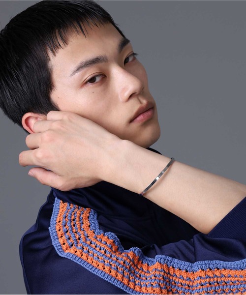 LION HEART(ライオンハート)の「【限定展開】“LH-1”スクエアバングル/サージカルステンレス(金属アレルギー対応)【LION HEART / ライオンハート】(バングル/リストバンド・メンズ・ブラック/シルバー/ブルー・ONE SIZE)」の15枚目の写真