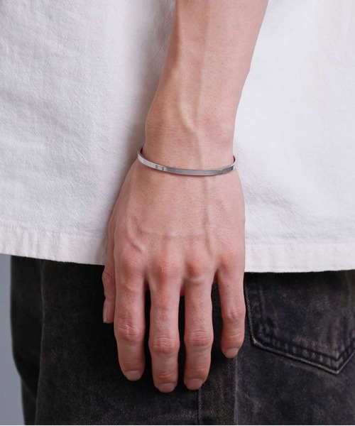 LION HEART(ライオンハート)の「【限定展開】“LH-1”スクエアバングル/サージカルステンレス(金属アレルギー対応)【LION HEART / ライオンハート】(バングル/リストバンド・メンズ・ブラック/シルバー/ブルー・ONE SIZE)」の17枚目の写真