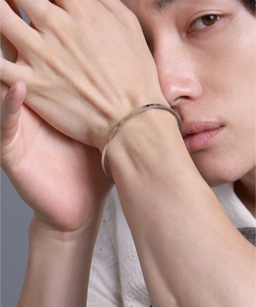 LION HEART(ライオンハート)の「【限定展開】“LH-1”スクエアバングル/サージカルステンレス(金属アレルギー対応)【LION HEART / ライオンハート】(バングル/リストバンド・メンズ・ブラック/シルバー/ブルー・ONE SIZE)」の20枚目の写真