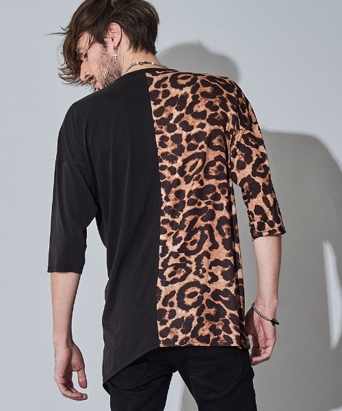 NO ID.（ノーアイディ）の「mt7151- ﾚｵﾊﾟｰﾄﾞｱｼﾝﾒﾄﾘｰ切替BIG-T Tシャツ