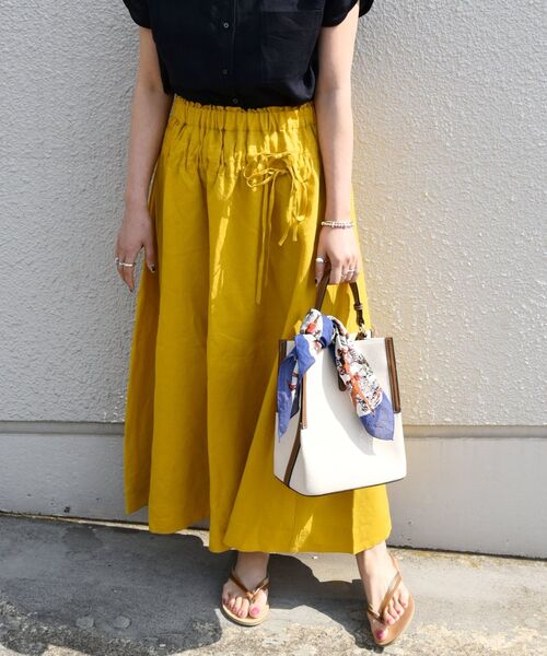SHIPS any（シップス エニィ）の「SHIPS any: オーガニック リネン ダブル ギャザー スカート〈ウォッシャブル〉◇（スカート・レディース・イエロー/ネイビー・ONE SIZE）」の4枚目の写真