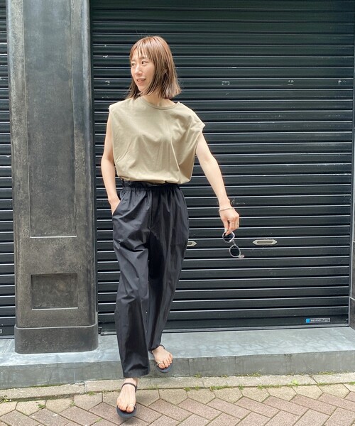 NOLLEY’S(ノーリーズ)の「ヴィンテージ天竺タックノースリーブカットソー(Tシャツ/カットソー・レディース・ホワイト/ベージュ/オリーブ・FREE)」の22枚目の写真