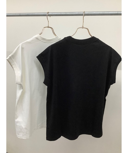 ulu（ウル）の「Petit high neck French sleeve tops（Tシャツ/カットソー・レディース・ホワイト/ブラック・FREE）」の4枚目の写真