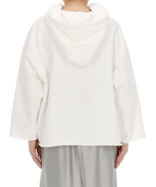 MM6 Maison Margiela（ｴﾑｴﾑｼｯｸｽ ﾒｿﾞﾝ ﾏﾙｼﾞｪﾗ）の「MM6 Maison Margiela “UNBRUSHED”ベーシックスウェット（スウェット・レディース・ホワイト・SMALL）」の5枚目の写真