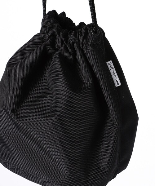 Firsthand（ファーストハンド）の「SHIRT Firsthand by 5525GALLERY/ファーストハンド SHIRT Firsthand by 5525GALLERY / 巾着バッグ（ハンドバッグ・メンズ・ブラック・ONE SIZE）」の3枚目の写真