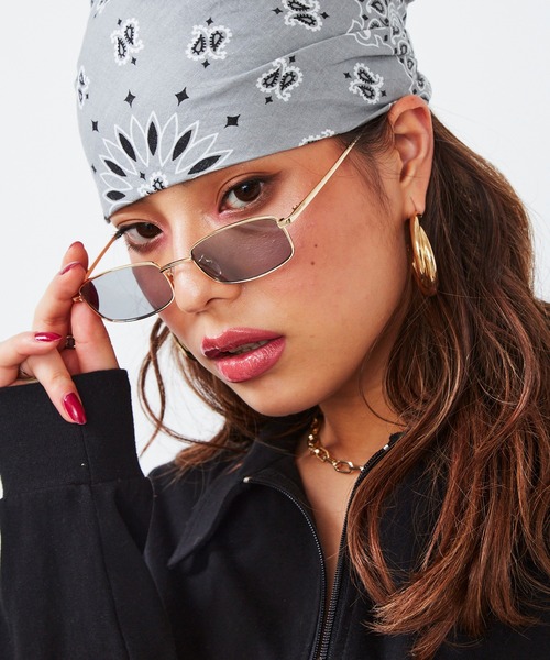 SHAGGIE(シャギー)の「スクエアカラーサングラス(サングラス・レディース・ブラック/レッド・FREE)」の7枚目の写真