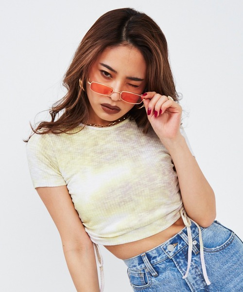 SHAGGIE(シャギー)の「スクエアカラーサングラス(サングラス・レディース・ブラック/レッド・FREE)」の3枚目の写真