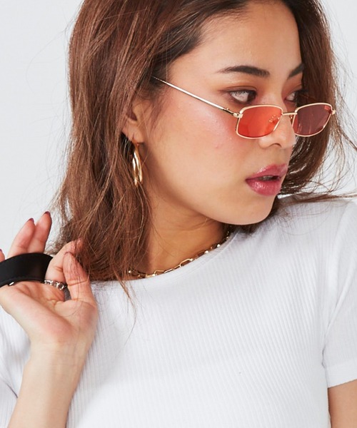 SHAGGIE(シャギー)の「スクエアカラーサングラス(サングラス・レディース・ブラック/レッド・FREE)」の10枚目の写真