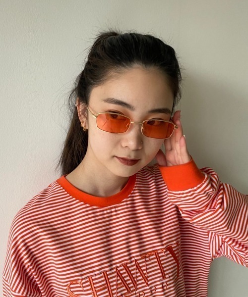 SHAGGIE(シャギー)の「スクエアカラーサングラス(サングラス・レディース・ブラック/レッド・FREE)」の13枚目の写真