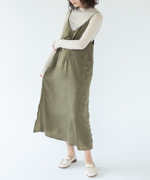 VRIA CHARME(バリアシャルム)の「マットサテンキャミワンピース(ワンピース・レディース・カーキ/ブラウン/ブラック・FREE)」の3枚目の写真