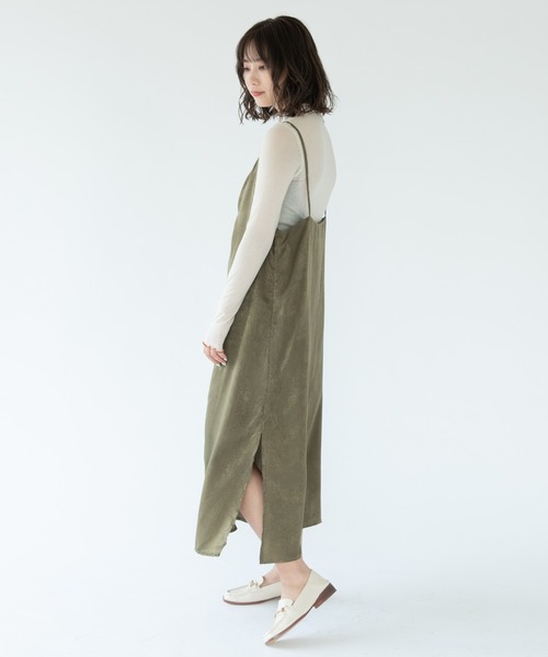 VRIA CHARME(バリアシャルム)の「マットサテンキャミワンピース(ワンピース・レディース・カーキ/ブラウン/ブラック・FREE)」の19枚目の写真