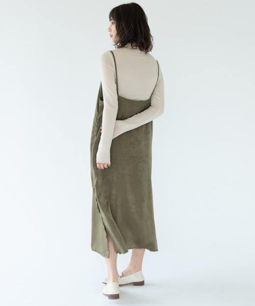 VRIA CHARME(バリアシャルム)の「マットサテンキャミワンピース(ワンピース・レディース・カーキ/ブラウン/ブラック・FREE)」の20枚目の写真