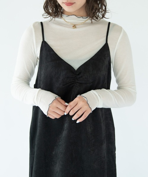 VRIA CHARME(バリアシャルム)の「マットサテンキャミワンピース(ワンピース・レディース・カーキ/ブラウン/ブラック・FREE)」の4枚目の写真